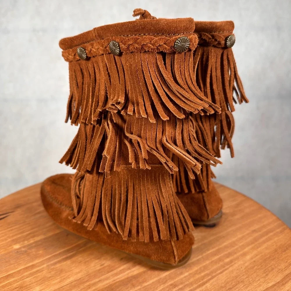 Minnetonka Fringe Boots Kids Size 3 Tan Suede 3-Layer Moccasin Good Condition 26